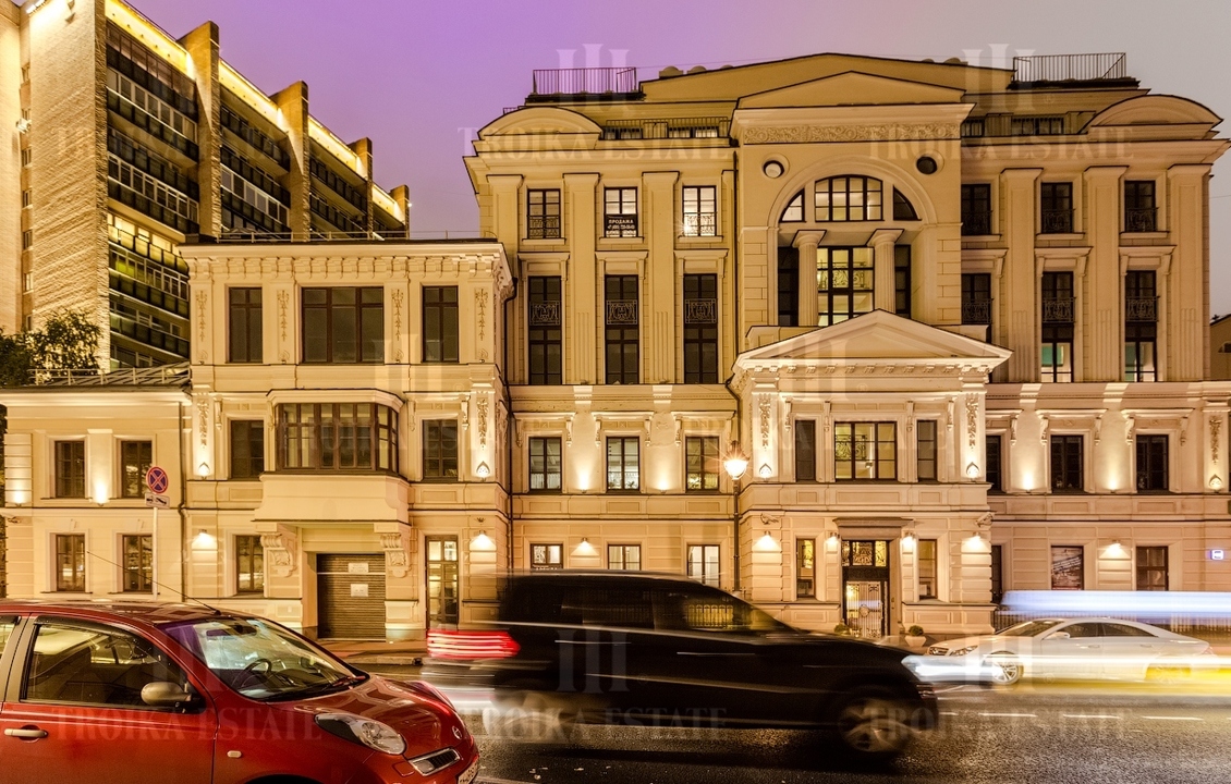 Купить  Квартиру без отделки Б. Никитская ул 45 метро Арбатская