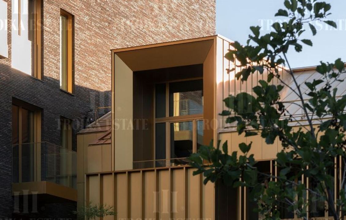 Купить   без отделки Б. Николоворобинский пер-к 9/11 метро Таганская