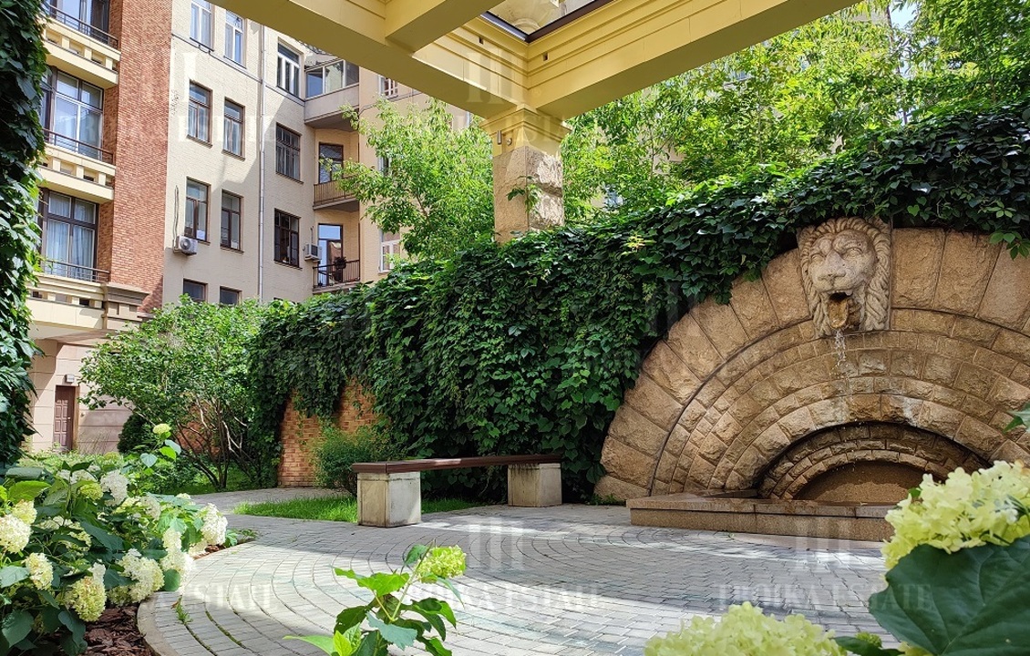 Купить  Пентхаус без отделки Б. Левшинский пер-к 11 метро Смоленская