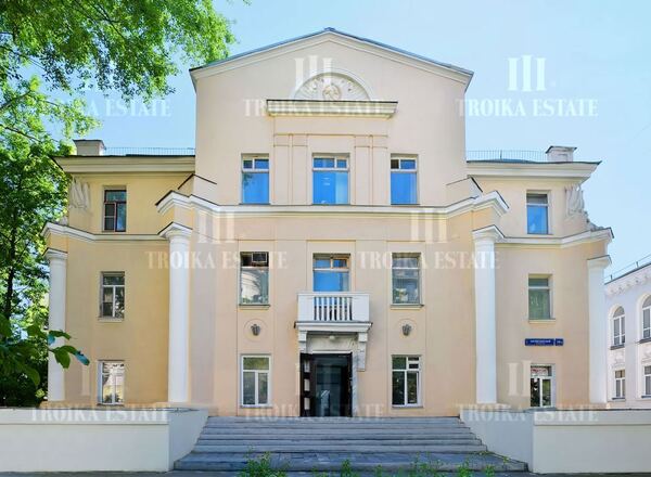                     Милютинский переулок 18
                  