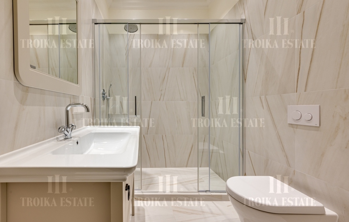 КупитьКоттедж
с отделкойБенилюкс метро 