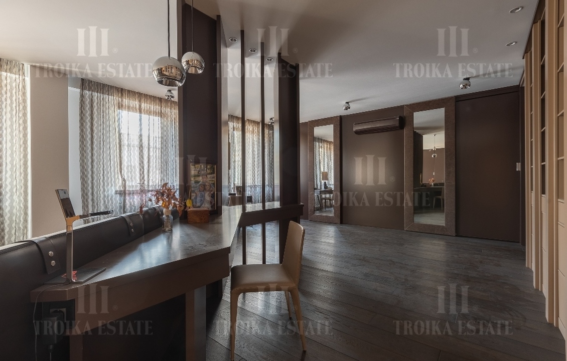 Купить  Пентхаус с отделкой Б. Афанасьевский пер-к 28 метро Арбатская