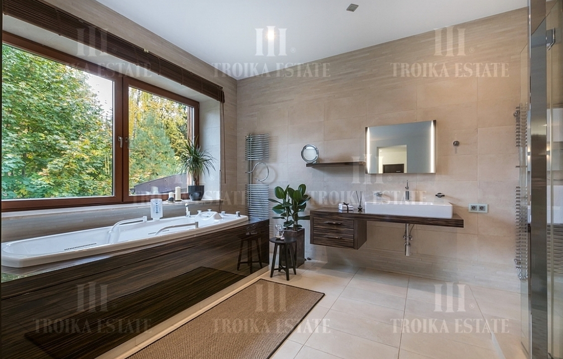 КупитьКоттедж
с отделкойЛандшафт 8 км. метро 