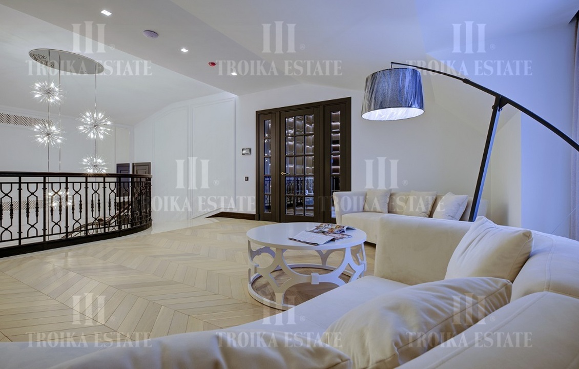 КупитьКоттедж
с отделкойДовиль 9 км метро 