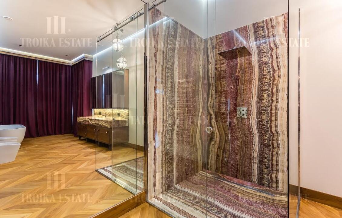 КупитьКоттедж
с отделкойЖуковка XXI  метро 