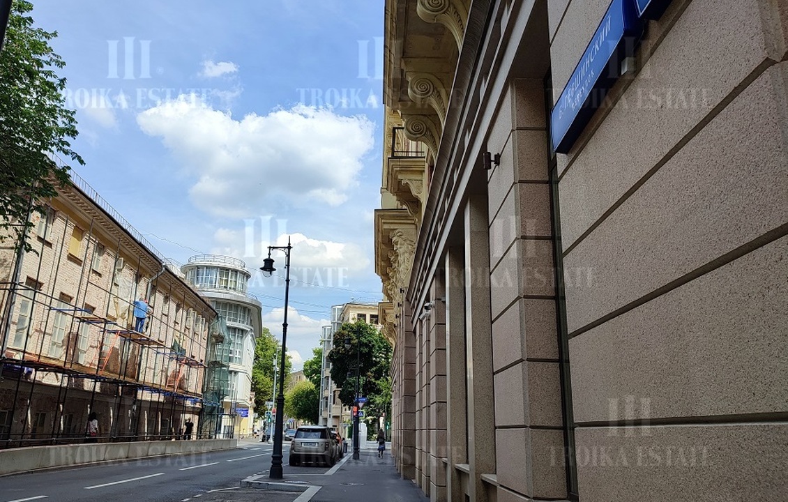 Купить  Квартиру без отделки Б. Левшинский пер-к 11 метро Смоленская