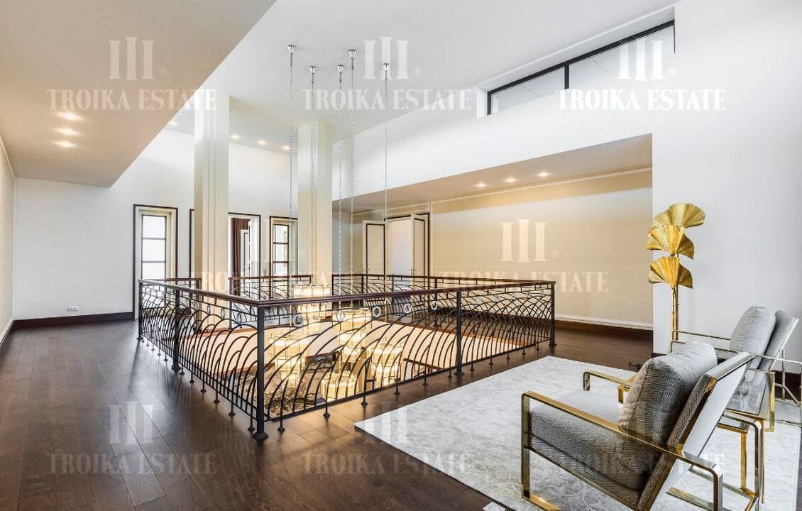 КупитьКоттедж
с отделкойБарвиха XXI 5 км метро 