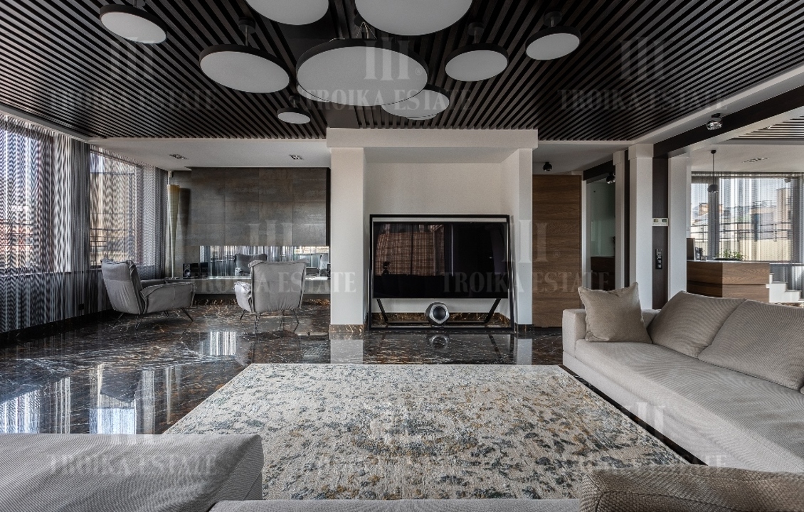 Купить  Пентхаус с отделкой Б. Афанасьевский пер-к 28 метро Арбатская