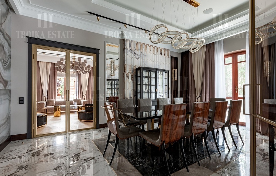 КупитьКоттедж
с отделкойДовиль 9 км метро 