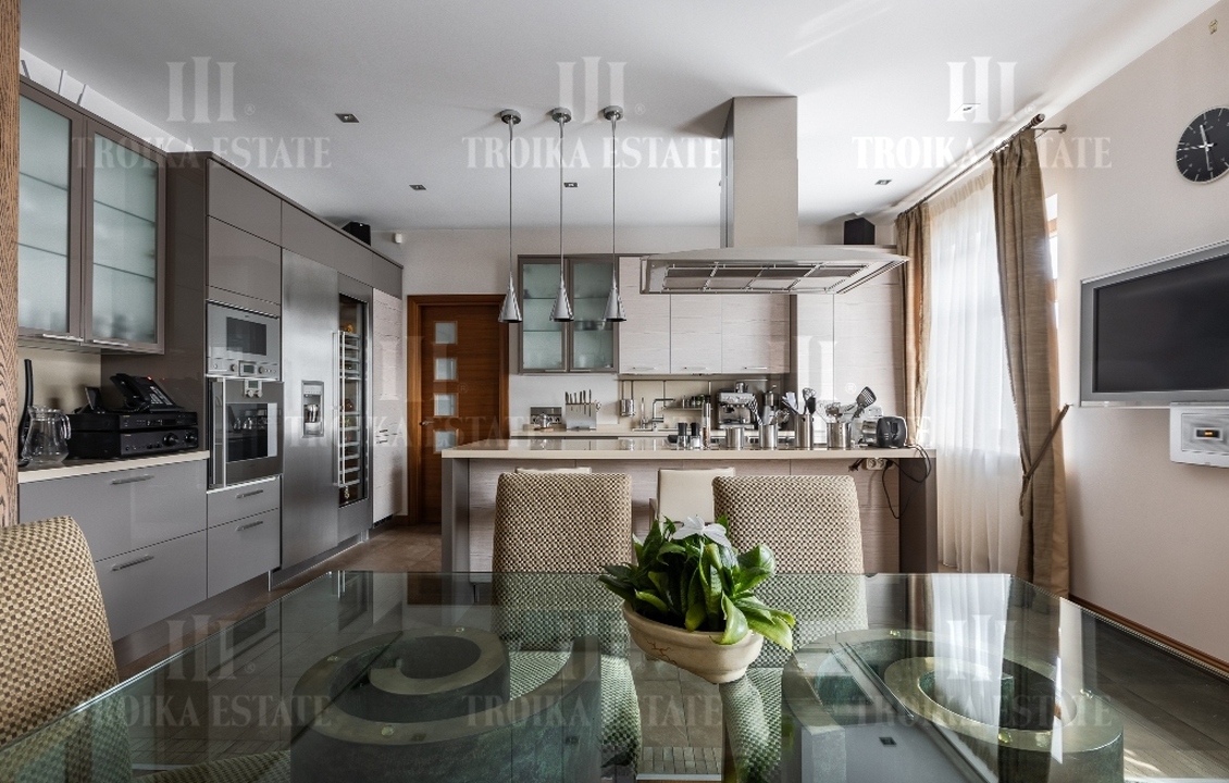 Купить  Квартиру с отделкой Нащокинский пер-к 16 метро Кропоткинская