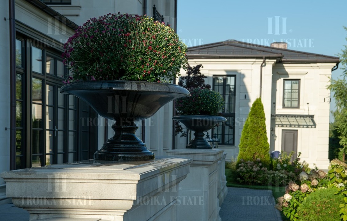 КупитьКоттедж
с отделкойЖуковка Парк Вилл 9 км метро 