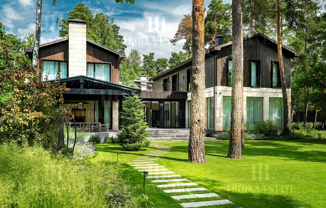 КупитьКоттедж
с отделкойДНП Липки 10 км метро 