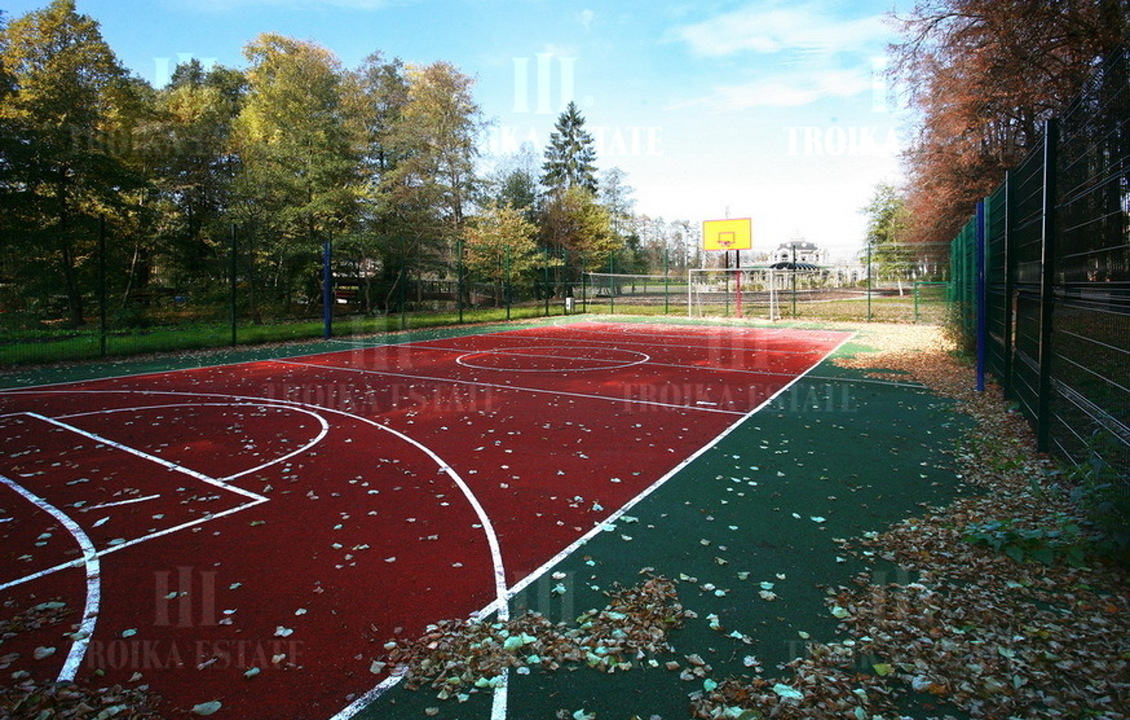 КупитьТаунхаус
с отделкойДовиль 9 км метро 