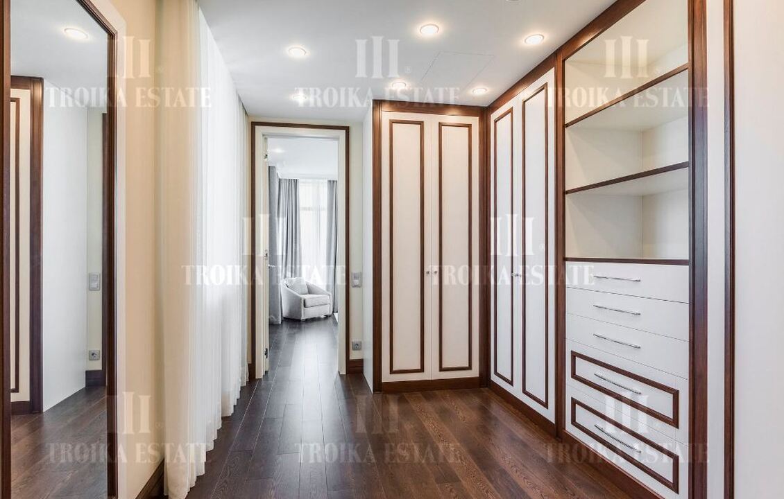 КупитьКоттедж
с отделкойБарвиха XXI 5 км метро 