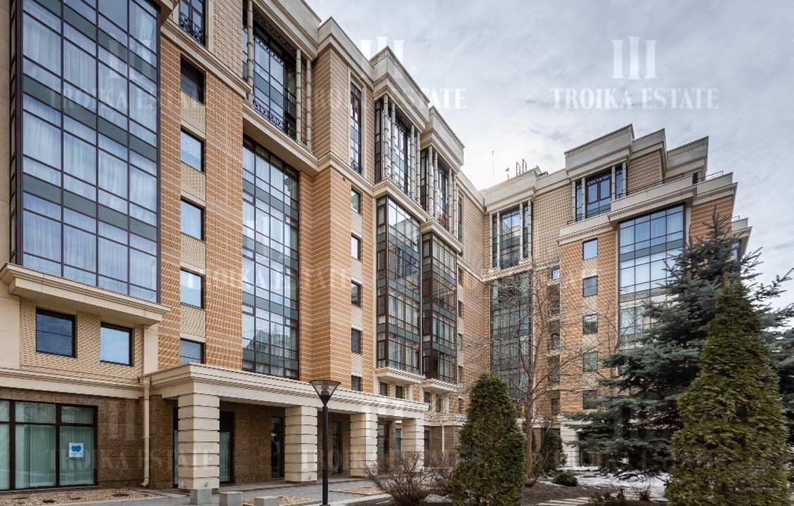 Купить  Пентхаус с отделкой Б. Афанасьевский пер-к 28 метро Арбатская