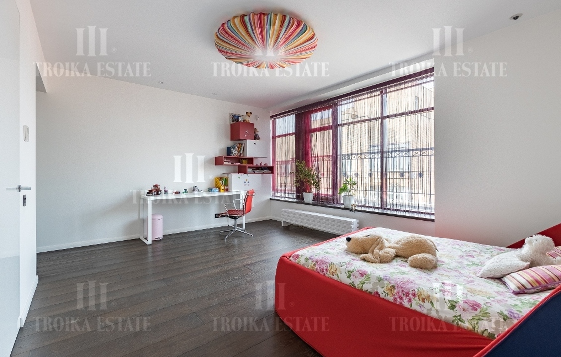 Купить  Пентхаус с отделкой Б. Афанасьевский пер-к 28 метро Арбатская