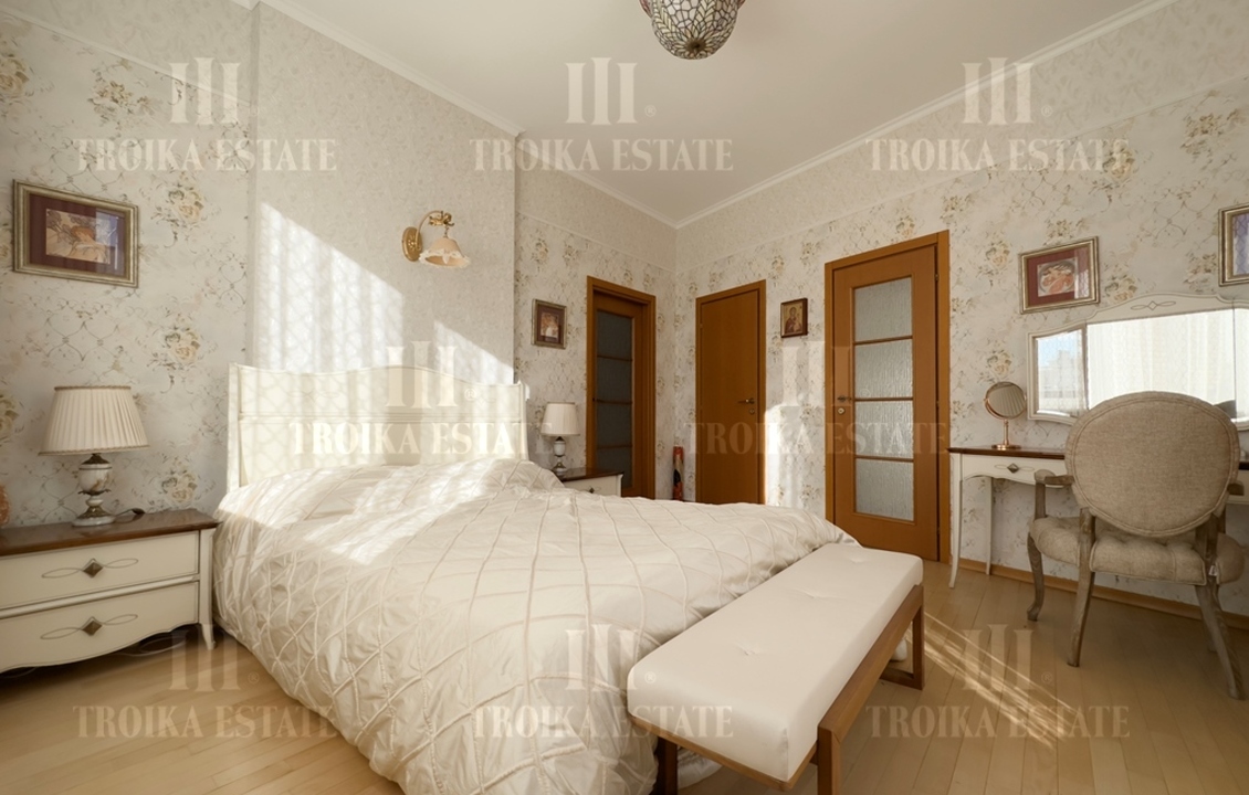 Купить  Квартиру с отделкой Филипповский пер-к 8с1 метро Кропоткинская