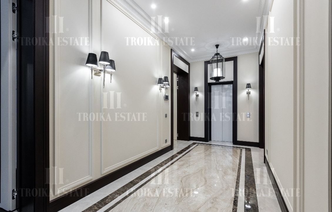 КупитьКоттедж
с отделкойБарвиха XXI 5 км метро 