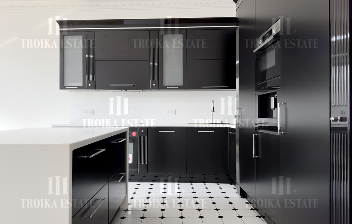 Купить  Квартиру с отделкой Сеченовский пер-к 3 метро Кропоткинская