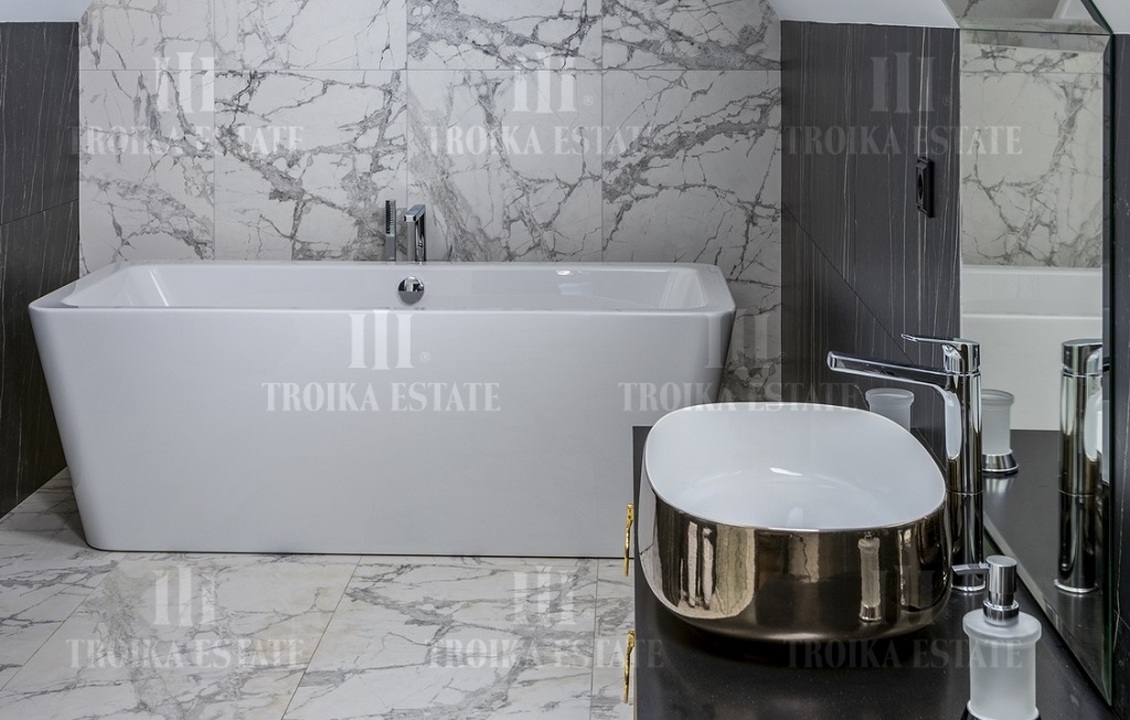 КупитьКоттедж
с отделкойДовиль 9 км метро 