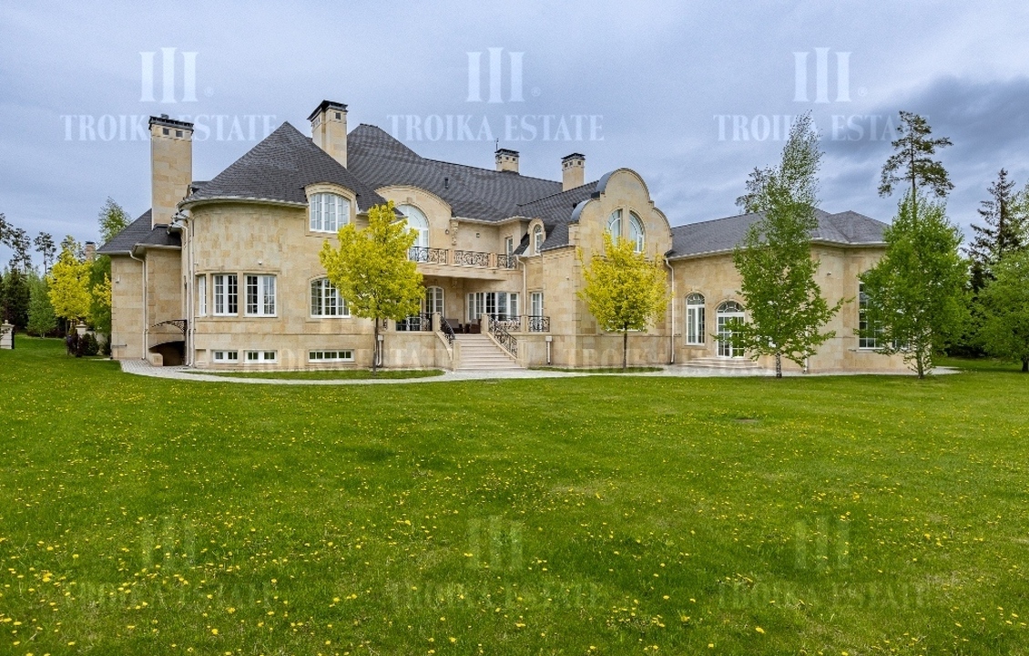 КупитьКоттедж
с отделкойАгаларов Эстейт 24 км метро 