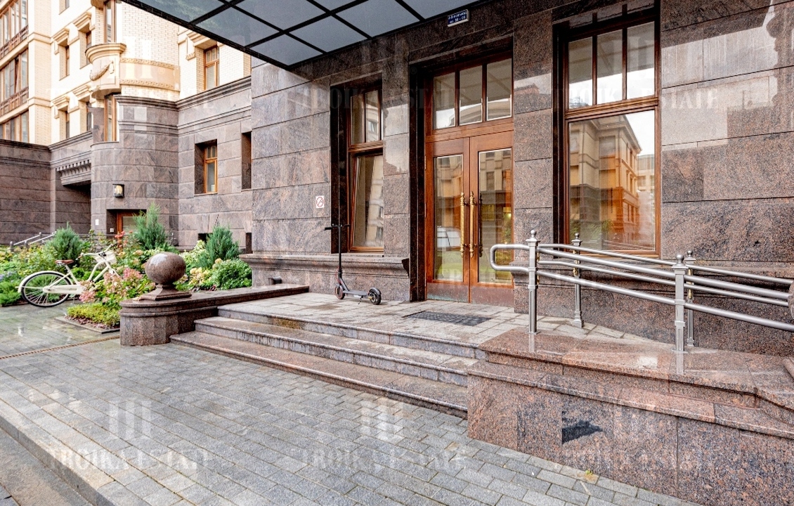 Купить  Квартиру без отделки Хилков пер-к 1 метро Парк культуры