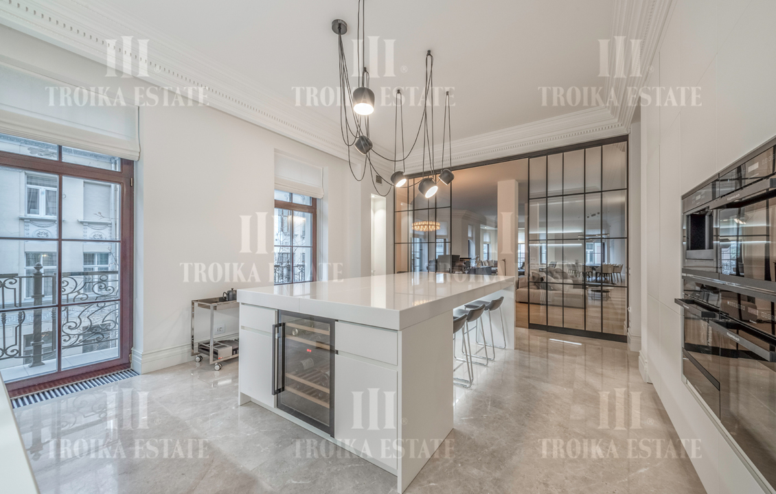 Купить  Квартиру с отделкой Нащокинский пер-к 7 метро Кропоткинская